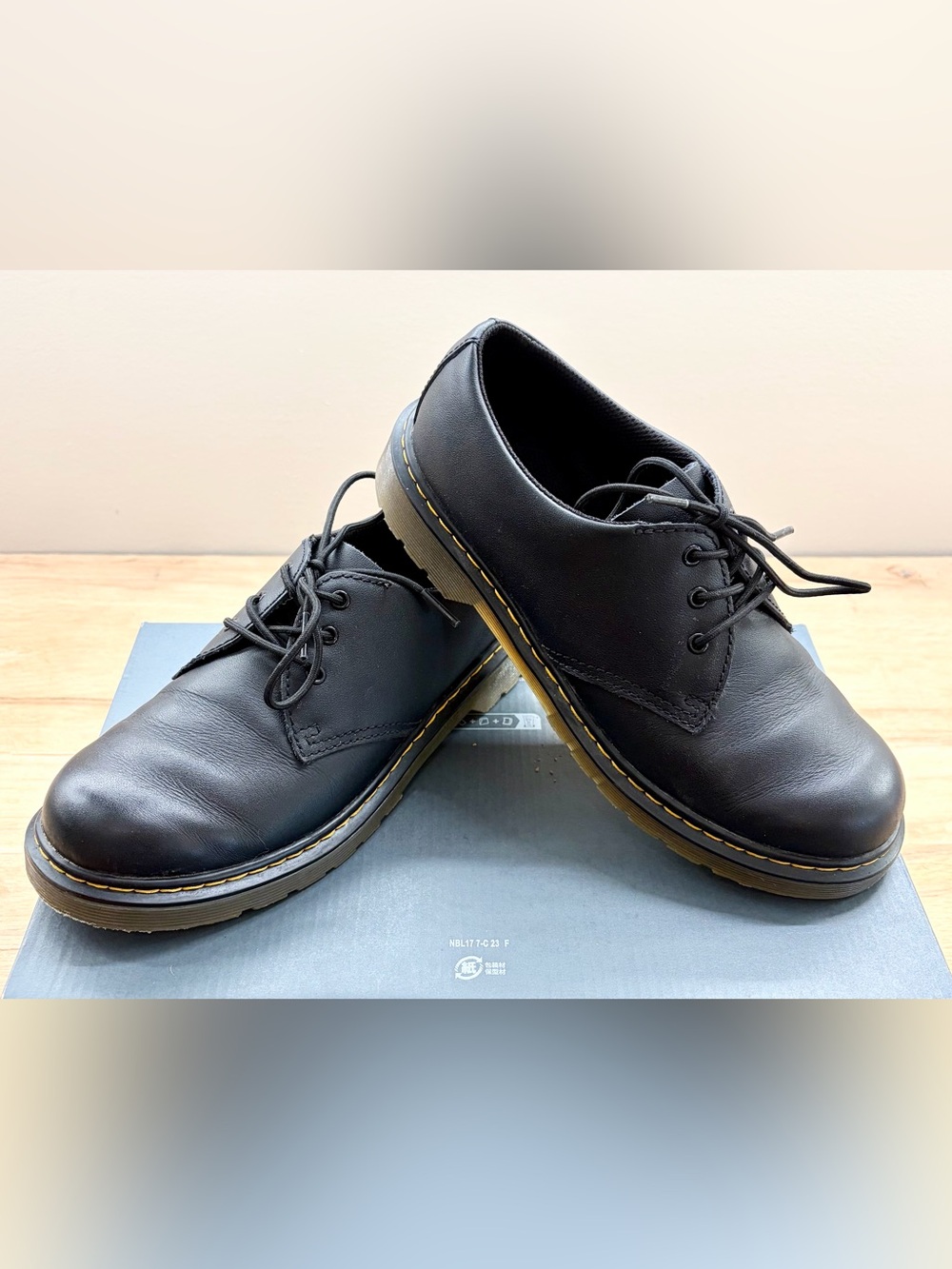Dr. Martens 1461 Youth Black Leather Oxford Shoes - US M 6 / W 7